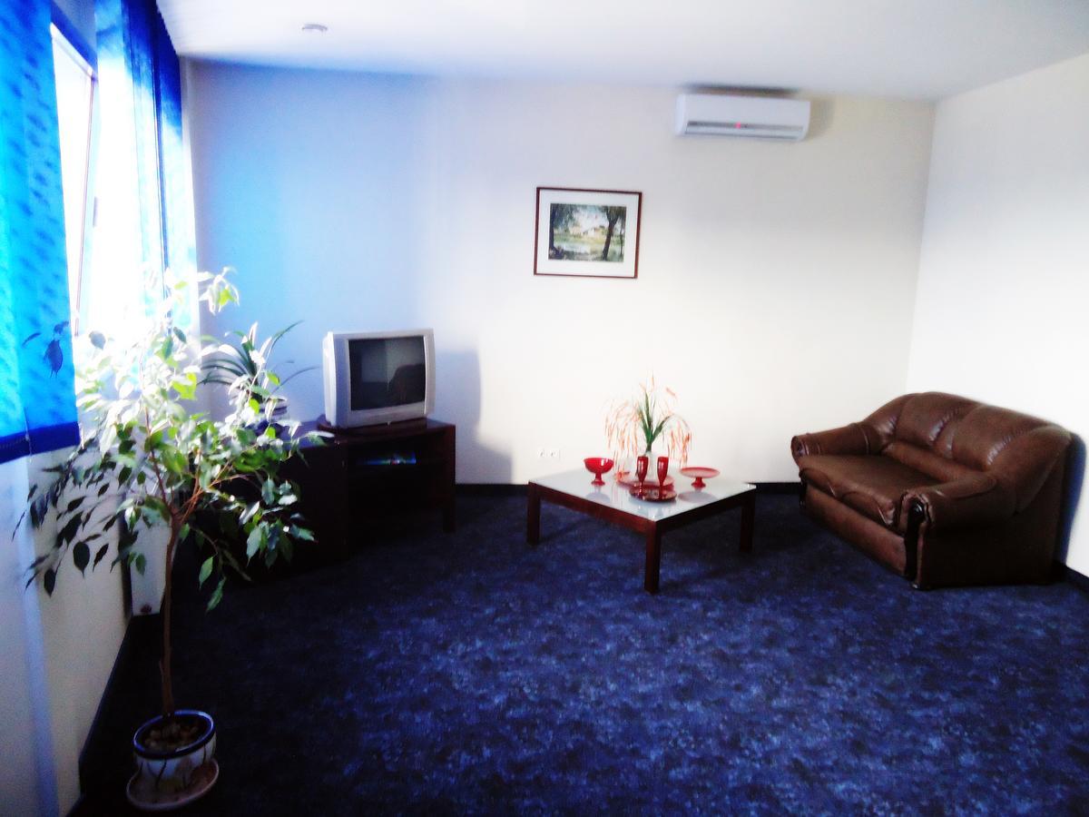 Tanagra Hotel Vilnius Kültér fotó