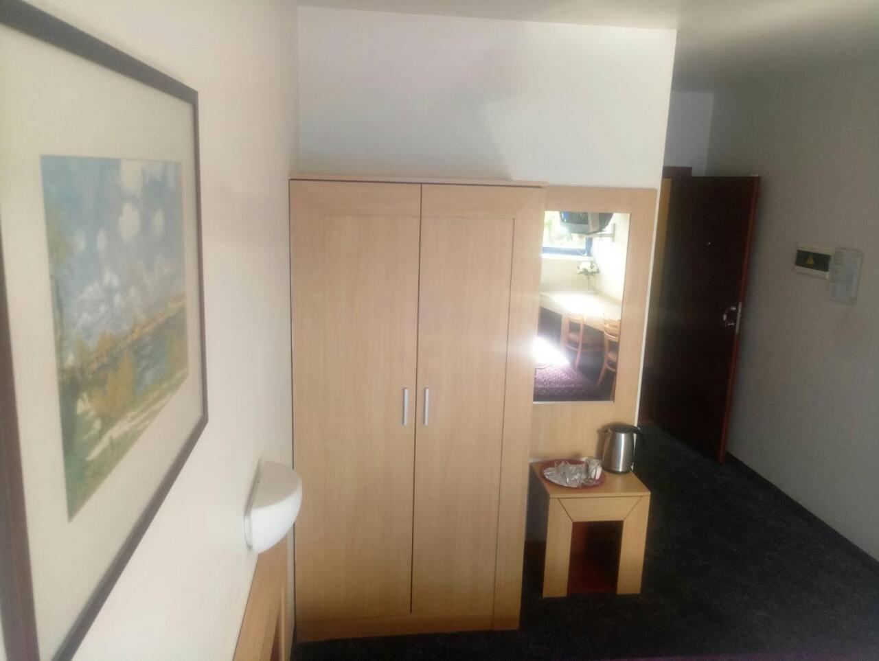 Tanagra Hotel Vilnius Kültér fotó